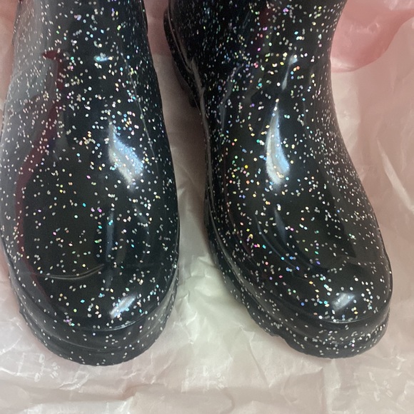 HUNTER ORIGINAL KIDS GIANT BLACK GLITTER BOOTS - Picture 2 of 6